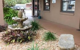 Dinner Bell Motel
